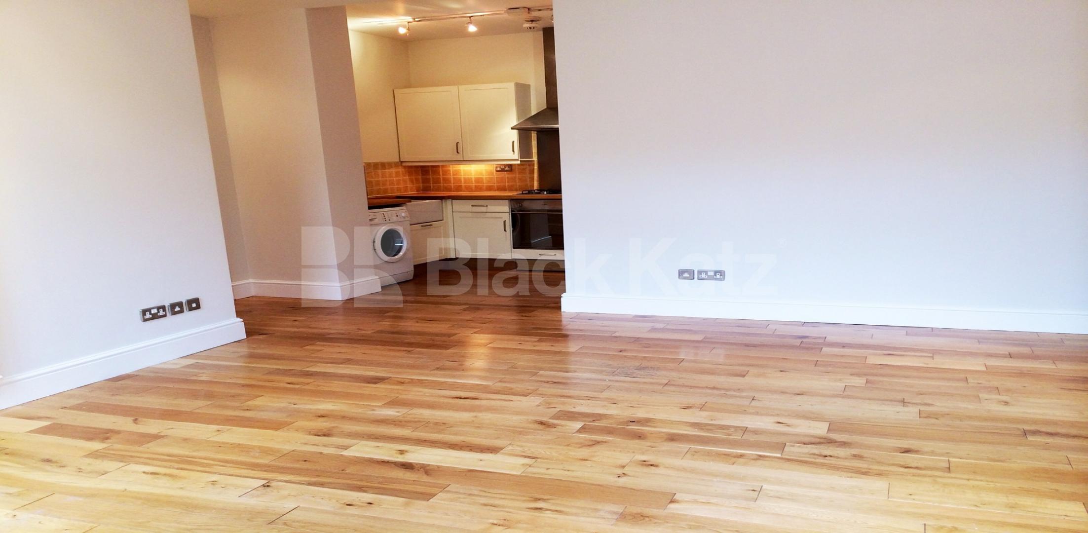 			NEW INSTRUCTION, 2 Bedroom, 1 bath, 1 reception Apartment			 Oval Mansions, Vauxhall/ Oval